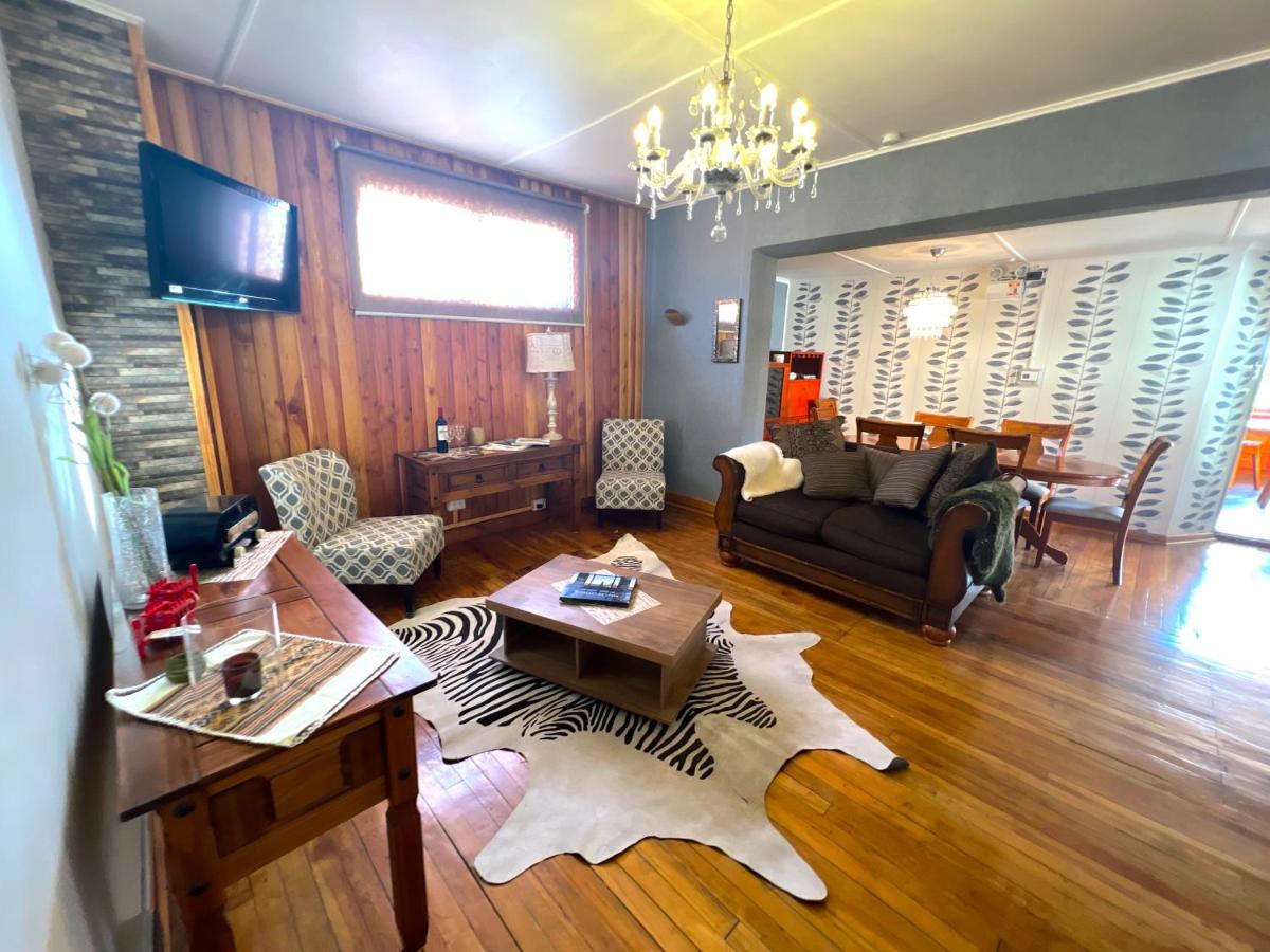 Incredible Downtown Duplex With Interior Backyard Apartment ปุนตาอาเรนาส ภายนอก รูปภาพ