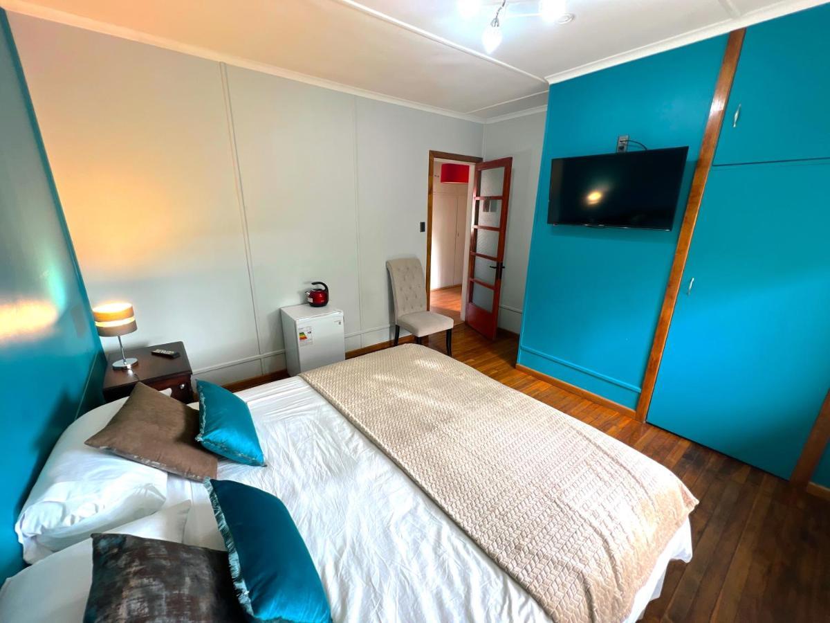 Incredible Downtown Duplex With Interior Backyard Apartment ปุนตาอาเรนาส ภายนอก รูปภาพ